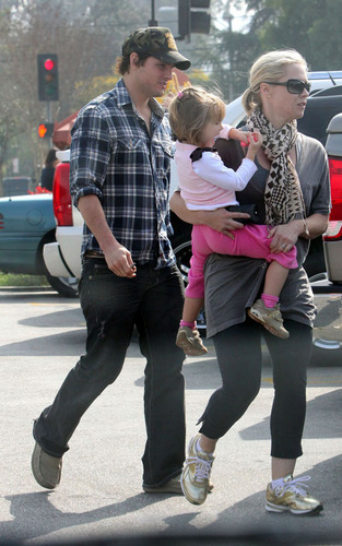 Jennie Garth and Peter Facinelli: Lunching with Lola