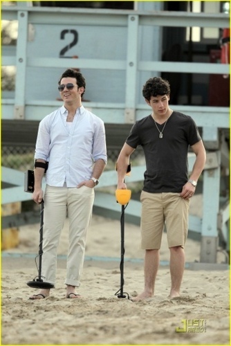  - Out on the set of "JONAS" in Malibu, CA. 1.03.10