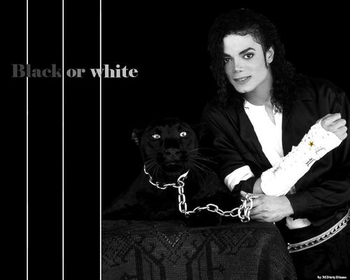  BLACK atau WHITE