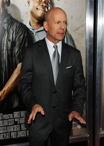  Bruce Willis @ the Premiere of 'Cop Out'