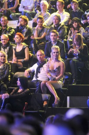 Doda with Nergal in the audience. (VCA 2010)