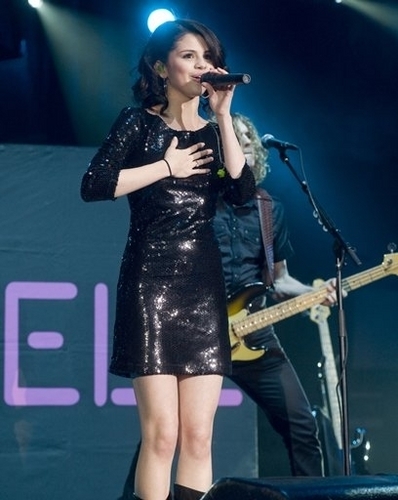  Selena At Pop Con 2010