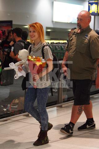  Hayley at the airport