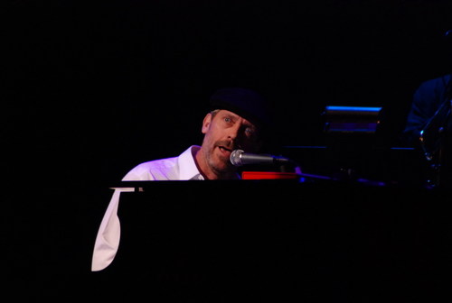  Hugh-Laurie-Band-From-TV@Niagara-Fallsview-Casino-March-06