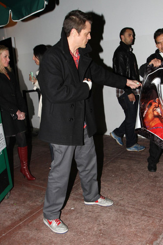  Johnny Knoxville Leaving Beso (February 6 2010)