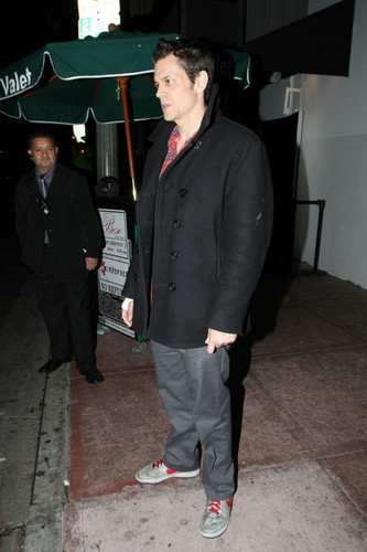  Johnny Knoxville Leaving Beso (February 6 2010)