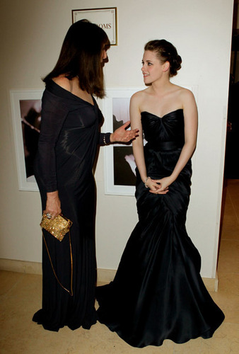 Kristen at the Vanity Fair Oscar After Party 2010