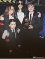 MJ with kids at the grammys 2010.It's true? o.o - michael-jackson photo