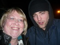 Robert Pattinson spends his first night back in the UK supporting Bobby Long   - twilight-series photo