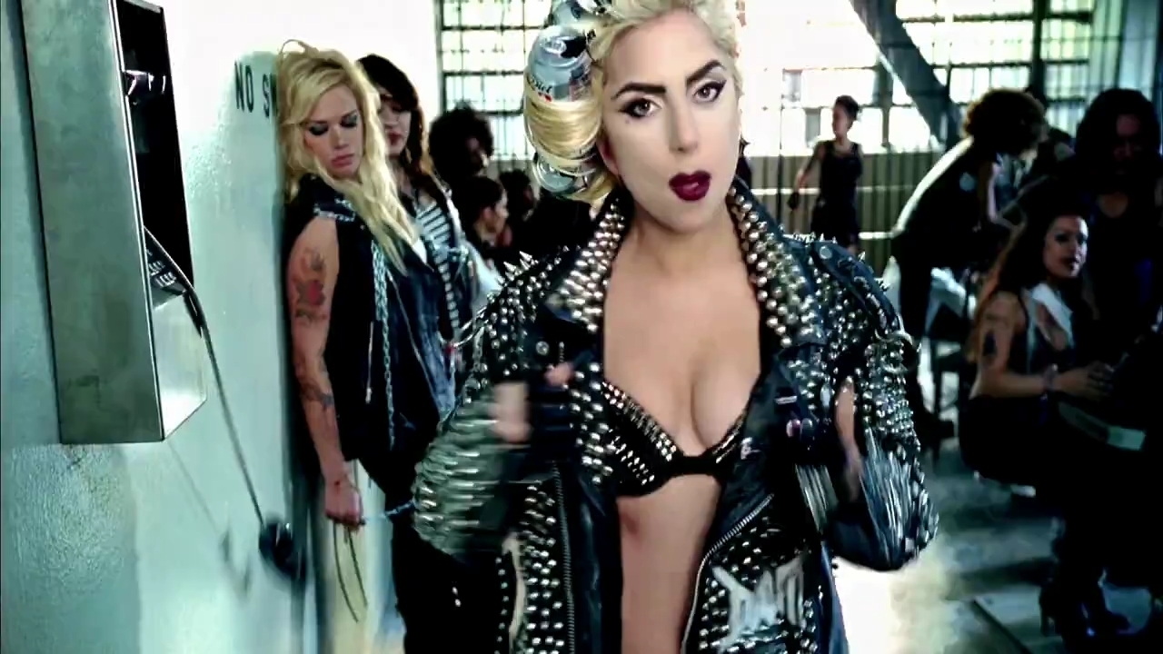 Lady-Gaga-Beyonce-Telephone-Music-Video-