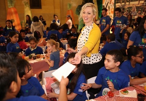  MARCH 11: Actress Jennie Garth interacts with New York City elementary school children