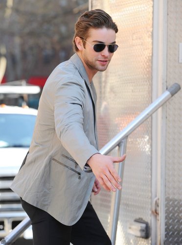  March 08: Chace on the 'Gossip Girl' set