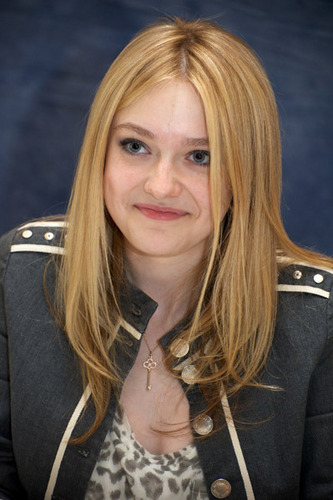  Mehr From "The Runaways" Press Conference