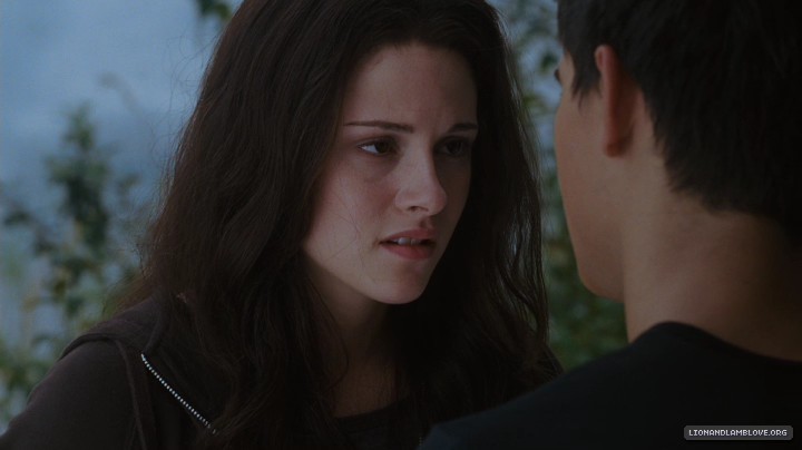 http://images2.fanpop.com/image/photos/10800000/Preview-of-the-Eclipse-Teaser-Trailer-HQ-twilight-series-10820422-720-404.jpg