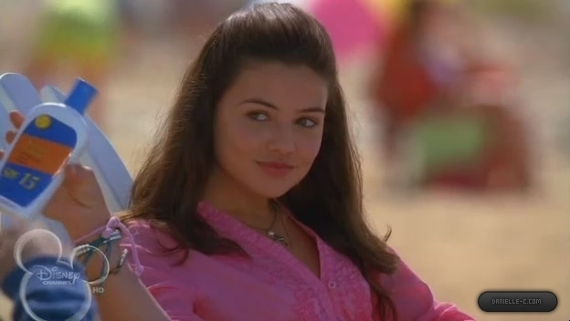 Danielle Campbell - Picture Colection