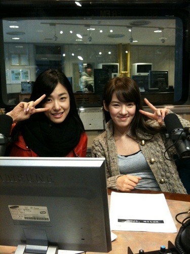  radio दिखाना with tiffany and hyoyeon