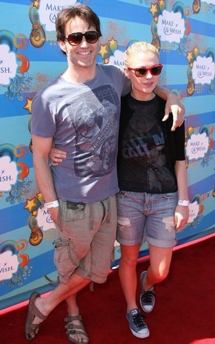  Anna Paquin and Stephen Moyer at the Make-A-Wish Foundation Fun día (March 14)