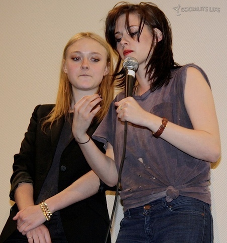 Dakota & Kristen at The Press Conference for "The Runaways" at SXSW Festival