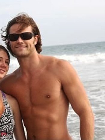  Jared on the beach, pwani