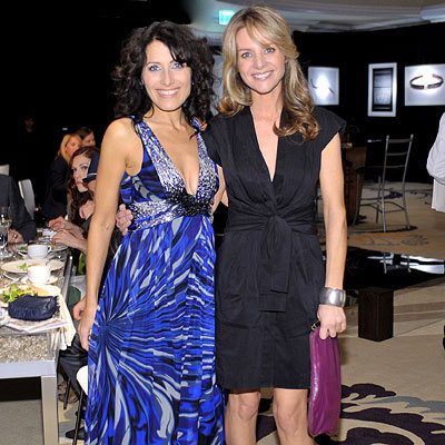  Lisa Edelstein and Jessica Gilsig @ 9th Annual Awards Season Diamond Fashion دکھائیں