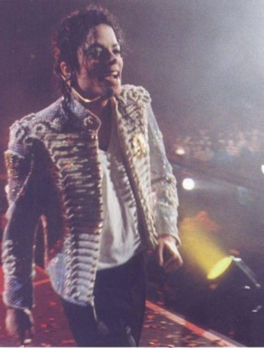  MJ ON STAGE