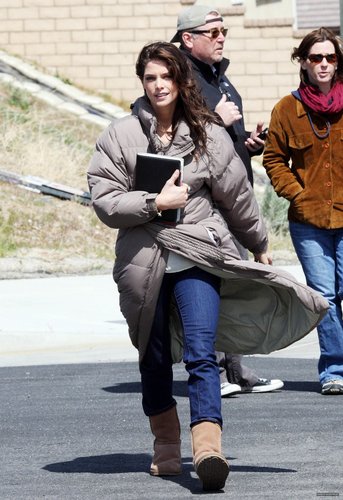 Ashley on the Set of “The Apparition” [03.25.10]