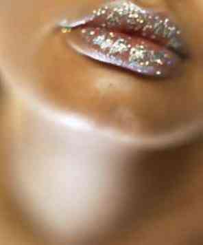  Glitter lips!