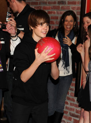  March 23rd - 92.3 NOW's ''Bowling With Bieber'' Record Release Party