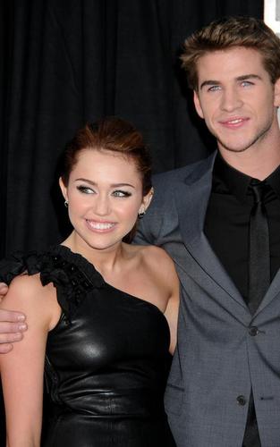  Miley Cyrus and Liam Hemsworth at the LA premiere of "The Last Song" (March 25)