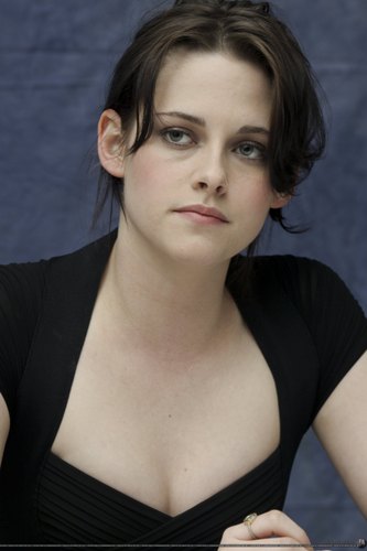  New picha from "The Runaways" Press Conference