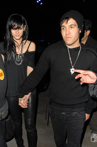  Ashlee Leaving The Staples Center With Pete!