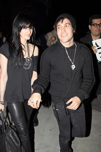  Ashlee Leaving The Staples Center With Pete!