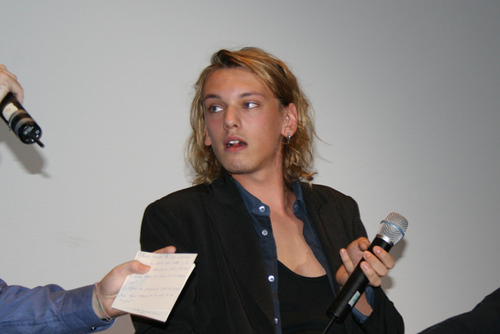  Jamie Campbell Bower