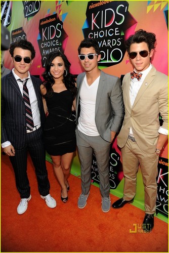  Joe Jonas & Demi Lovato - Kids Choice Awards 2010!!!