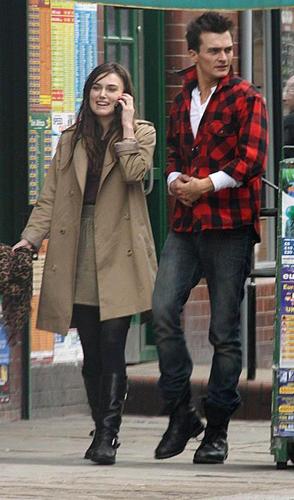  Keira Knightley and Rupert Friend out in ロンドン (March 28)