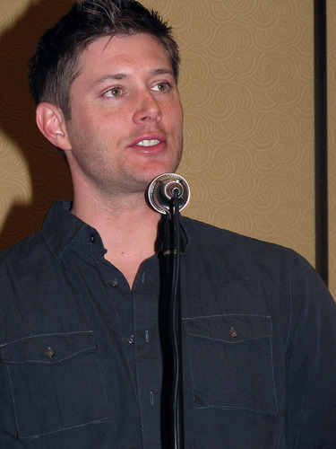  Jensen Ackles at LA Con '10