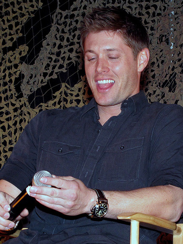  Jensen Ackles at LA Con 2010