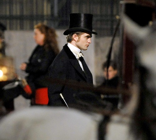  più HQ Pictures: Rob on 'Bel Ami' set