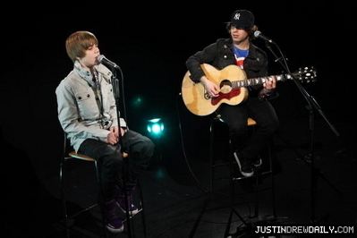  Performances > Promotional Stills > 2010 > Justin Bieber Biz Session: Live (19th March, 2010)