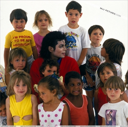  <3Michael with kids<33
