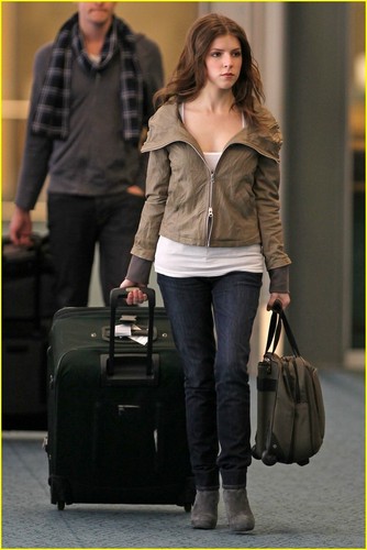  Anna Kendrick arriving at Vancouver