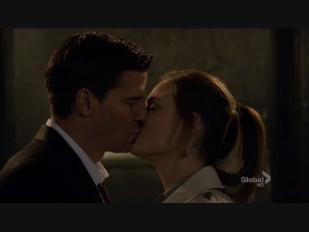 When Do Bones And Booth First Hook Up