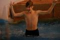 Justin Bieber COMPLETELY Shirtless - justin-bieber photo