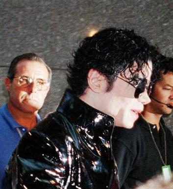  MJ: We'll Never Forget Ты