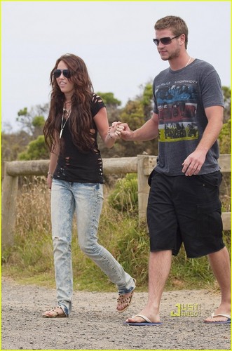  Miley & Liam near of the plage