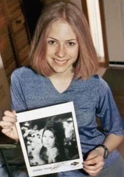  Young Avril!