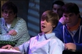 Bieber On SNL 4.10.10 - justin-bieber photo