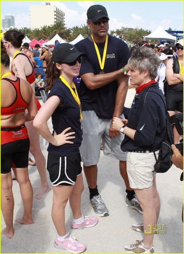 Eliza Dushku: South Beach Triathlon with Rick FoxRead
