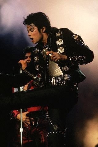  Oh my Goshh :) Michael is so sexyy <3 :P