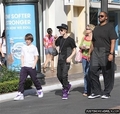 Candids > 2010 > Out in Unknown (March 30th, 2010) - justin-bieber photo